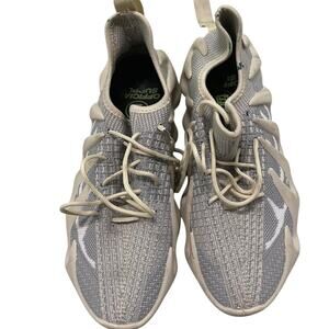 Mens size 7 sneakers